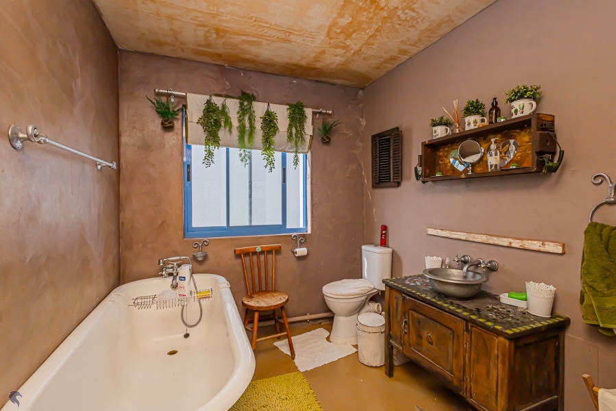 4 Bedroom Property for Sale in Blue Lagoon Western Cape